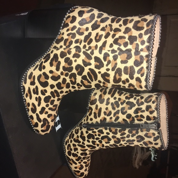 Coach Beaded Heel - Picture 2 of 3